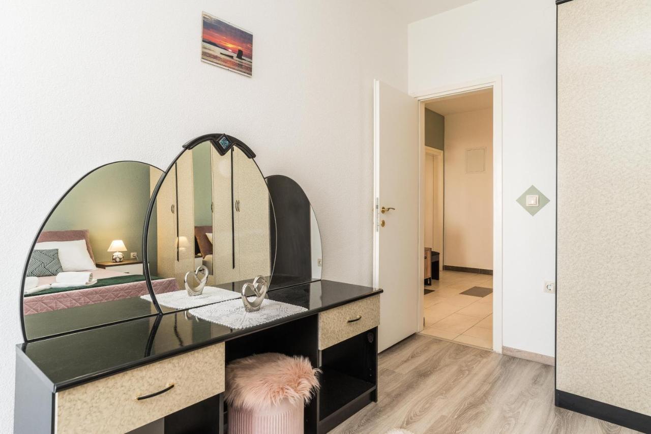 Apartments Matilda Sukošan Exteriör bild
