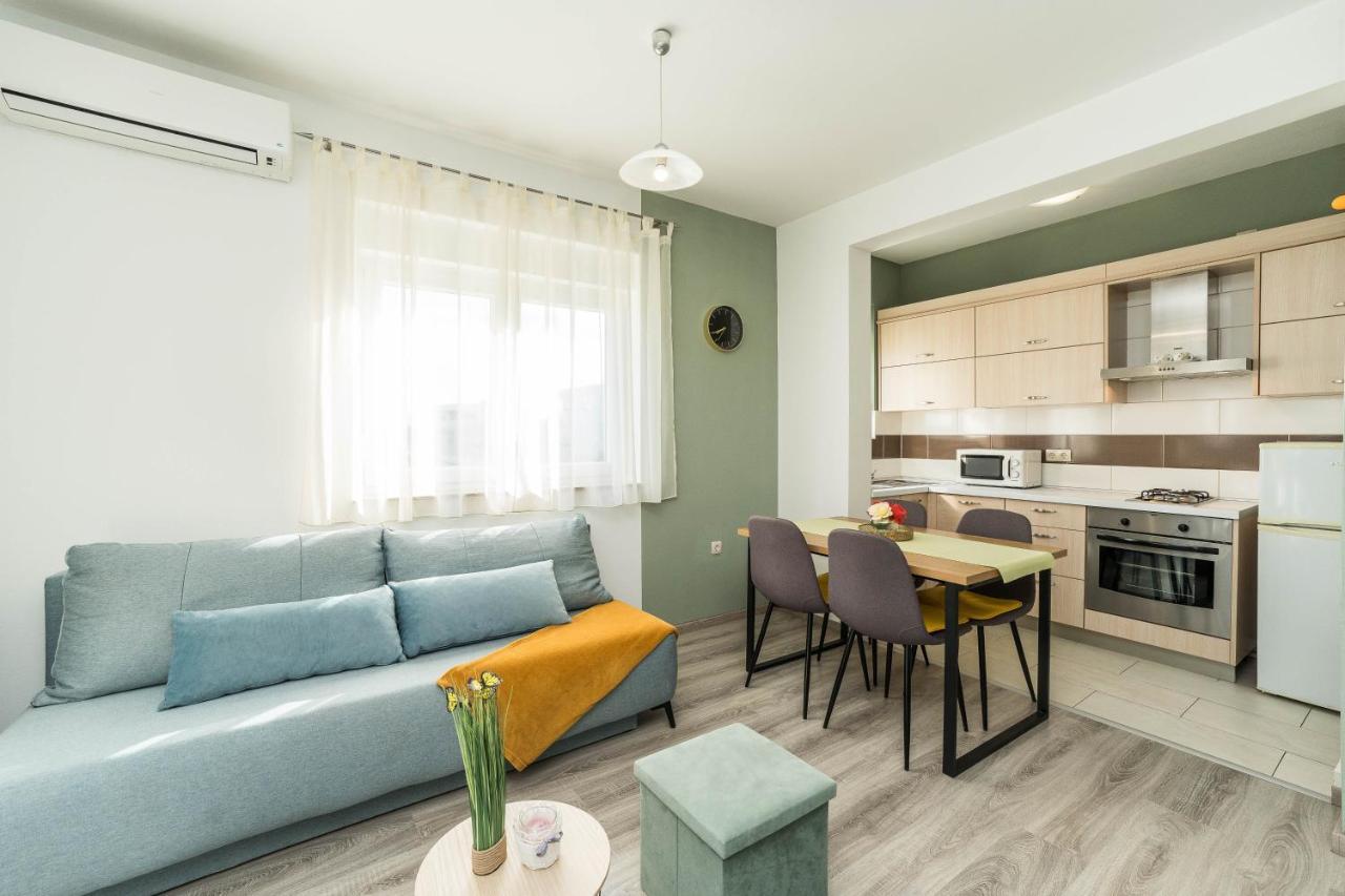 Apartments Matilda Sukošan Exteriör bild