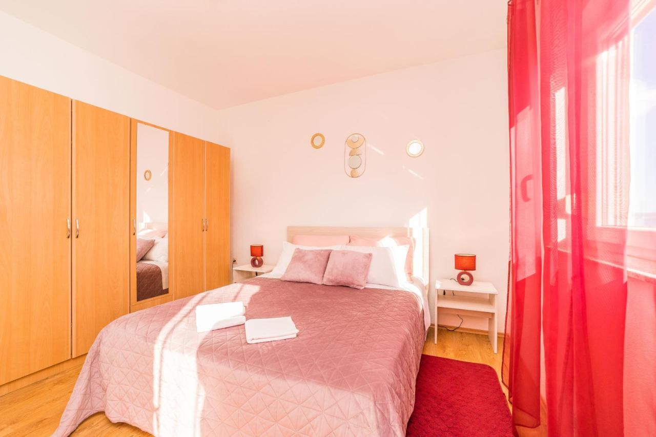 Apartments Matilda Sukošan Exteriör bild