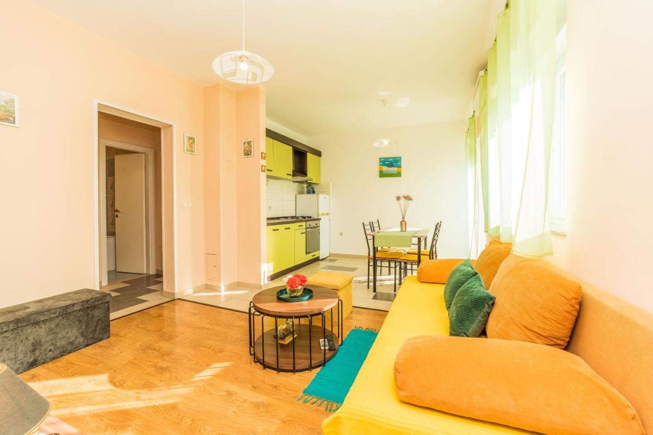 Apartments Matilda Sukošan Exteriör bild